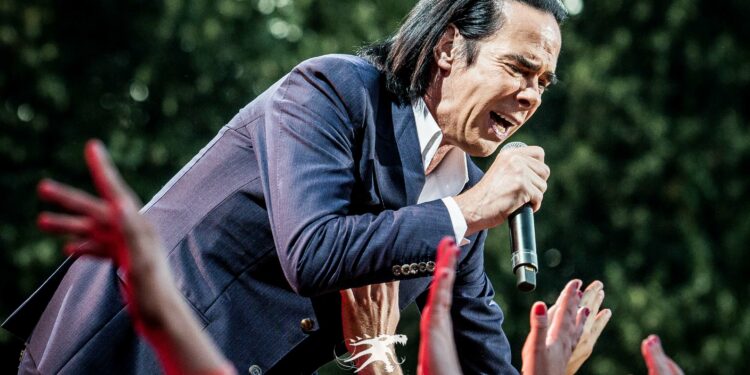 Nick-Cave-by-Anne-Marie-Forker-1-6