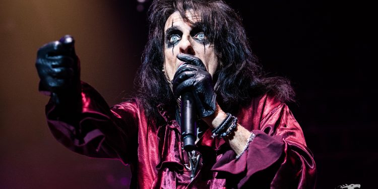 Alice-Cooper-by-Anne-Marie-Forker-7852